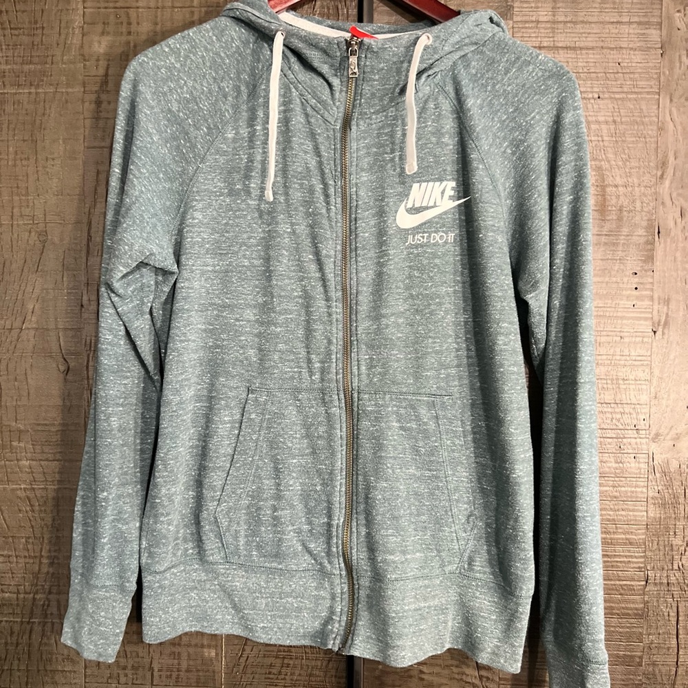 Nike - Picture 6 of 6